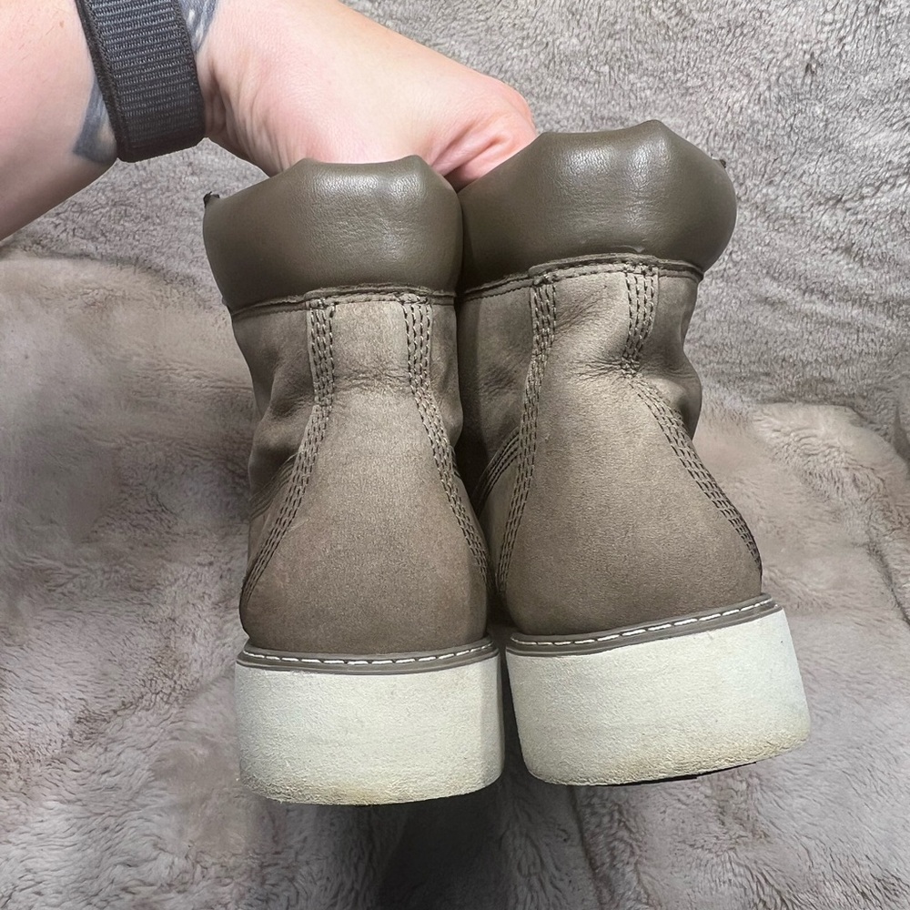 Timberland Womens Size 7 Boots - Picture 6 of 7
